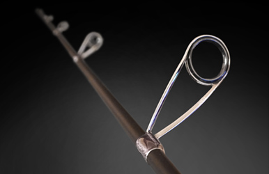 最新素材でありながらも、ガイドセッティングや全体デザインはクラシカルかつシンプルな仕上がりです。